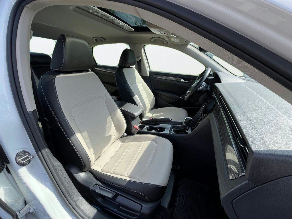 Certified 2020 Volkswagen Passat 2.0T R-Line FWD image 14