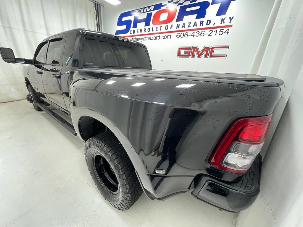 Used 2022 RAM 3500 Big Horn w/ Night Edition AWD/4WD image 7