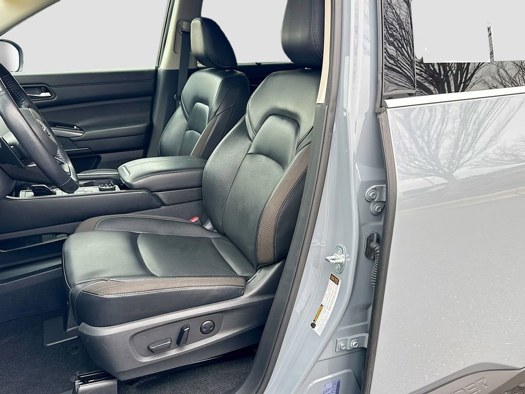 Used 2022 Nissan Pathfinder SL image 19