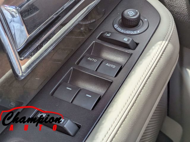 Used 2017 Lincoln Navigator Select RWD image 28