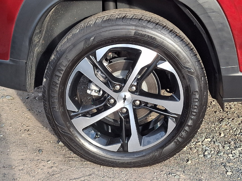 Certified 2024 Chevrolet Trax RS w/ Driver Confidence Package FWD image 34