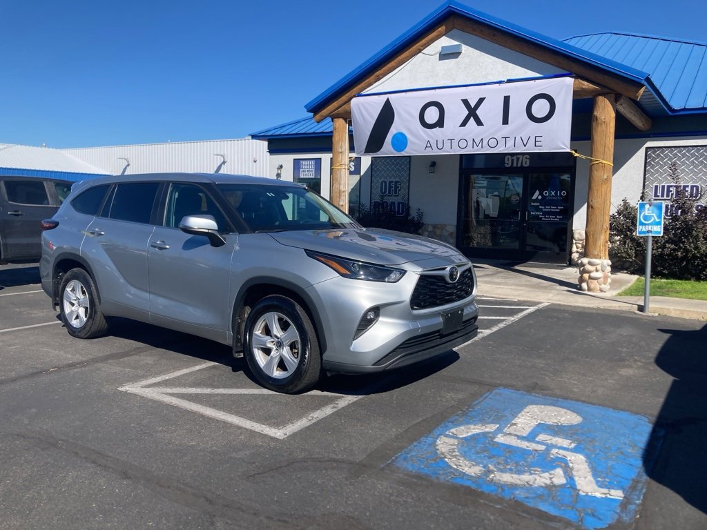 Used 2024 Toyota Highlander LE