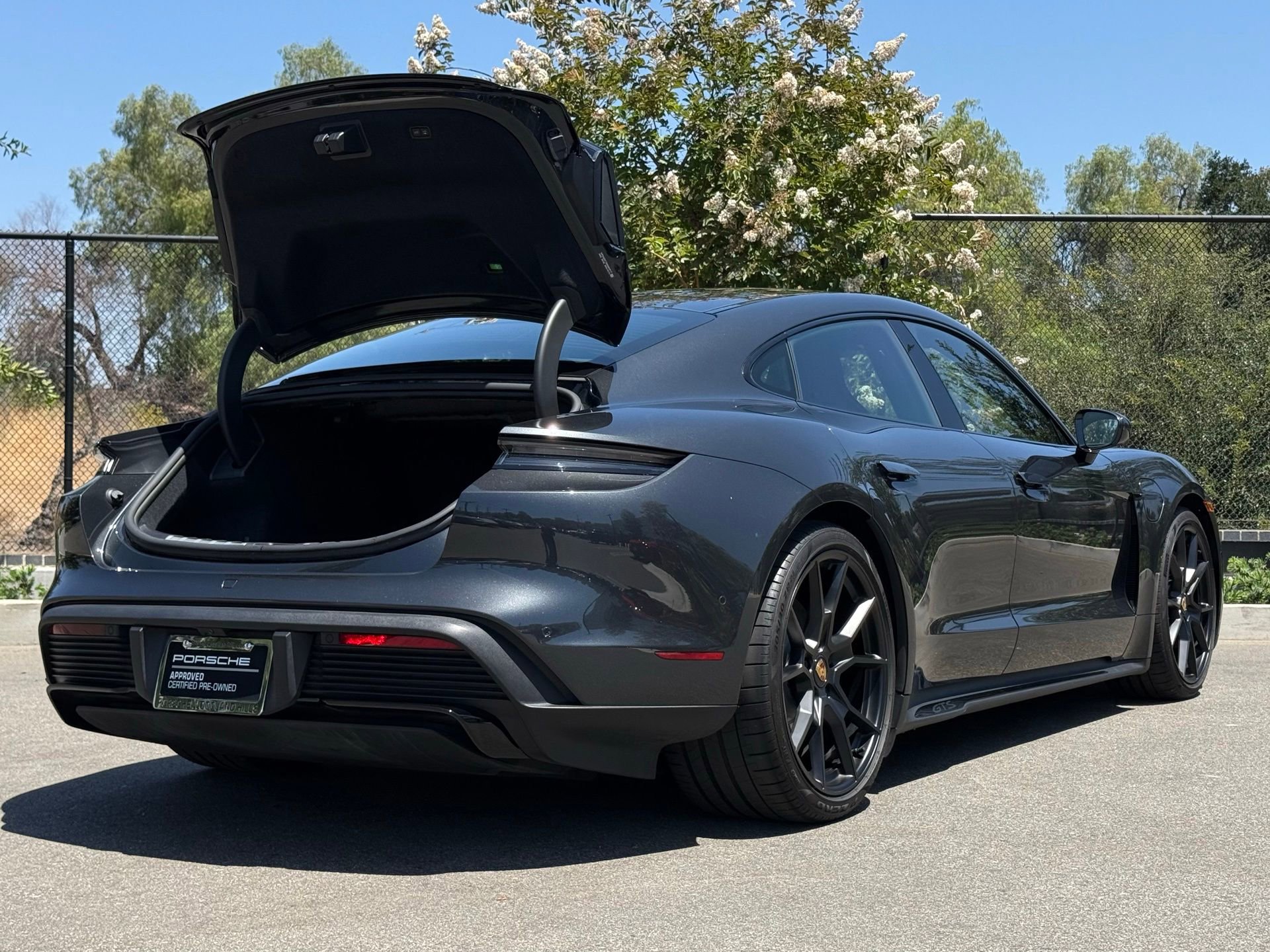 Certified 2022 Porsche Taycan GTS AWD/4WD image 31