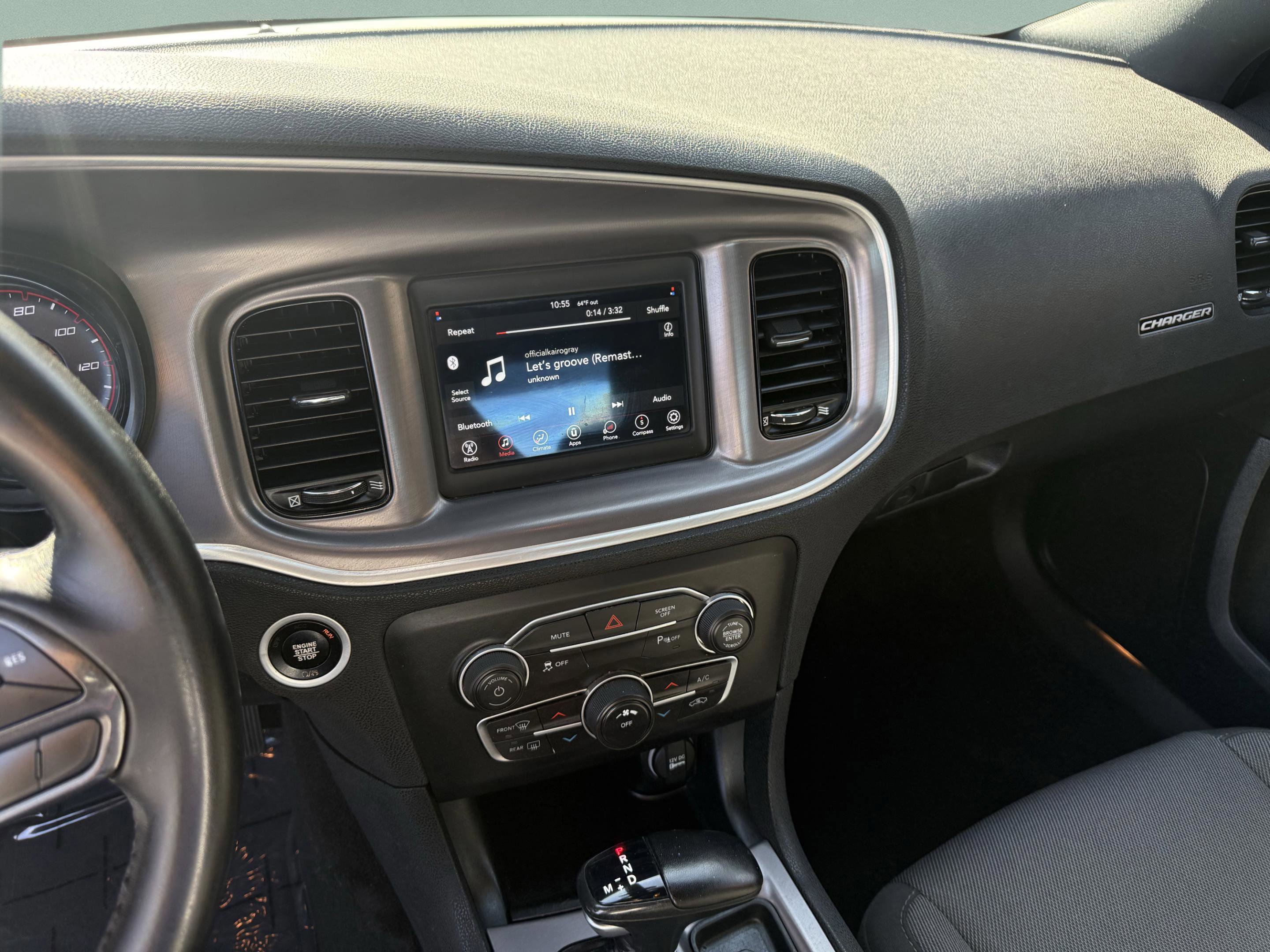 Used 2022 Dodge Charger SXT w/ Blacktop Package image 16