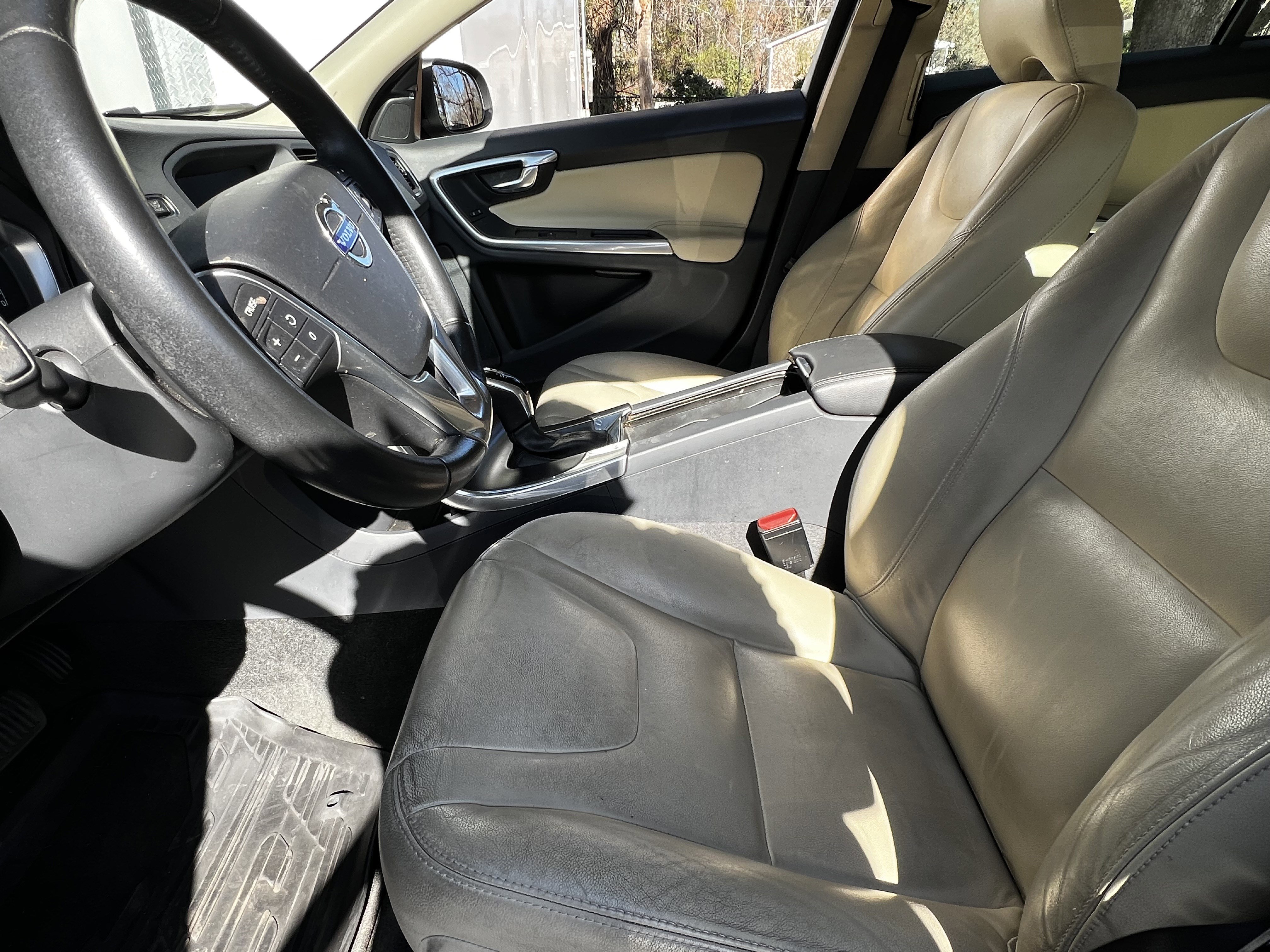 Used 2016 Volvo V60 T5 Premier w/ Convenience Package image 17