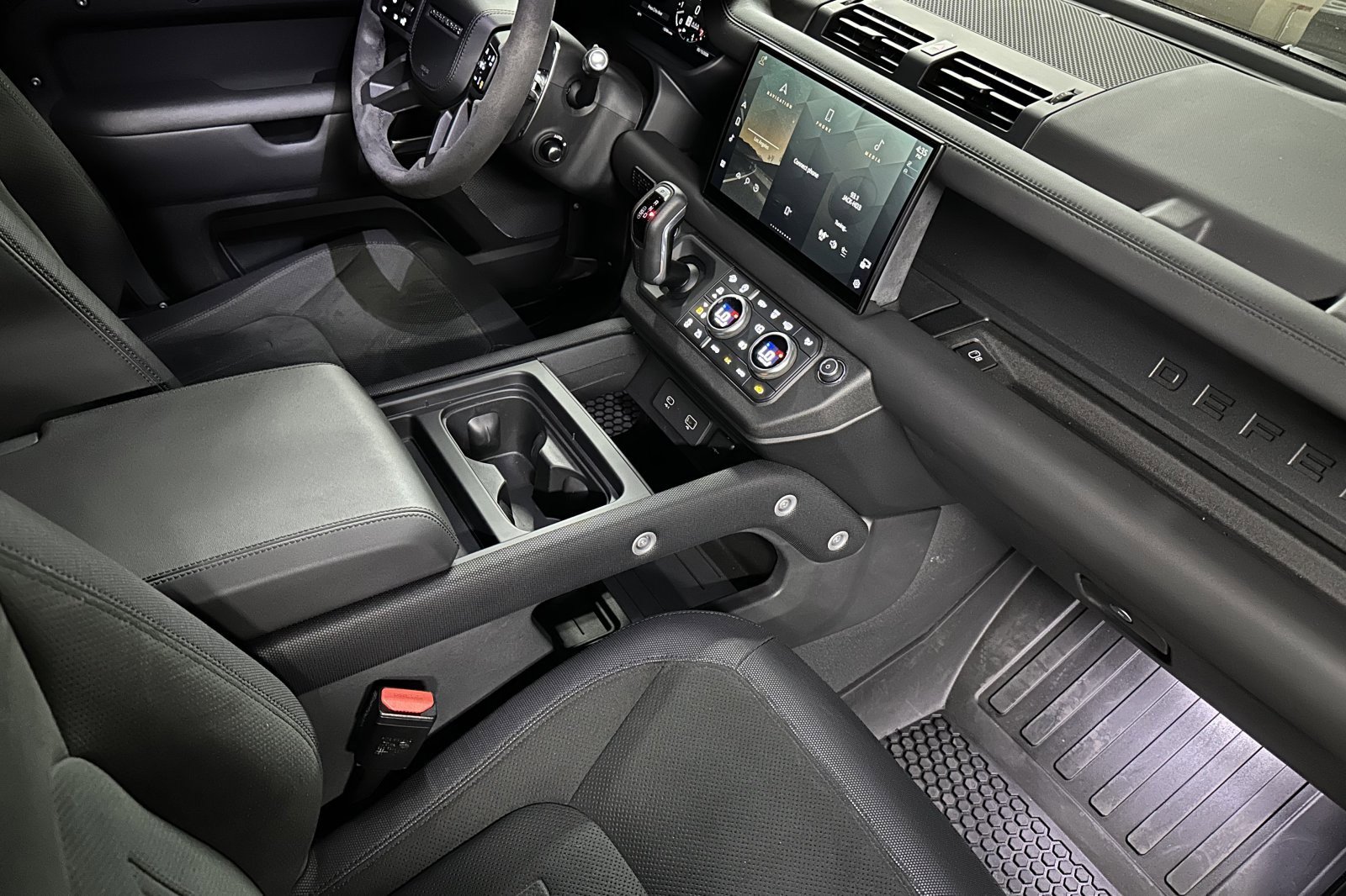 Used 2023 Land Rover Defender 90 Carpathian Edition AWD/4WD image 12