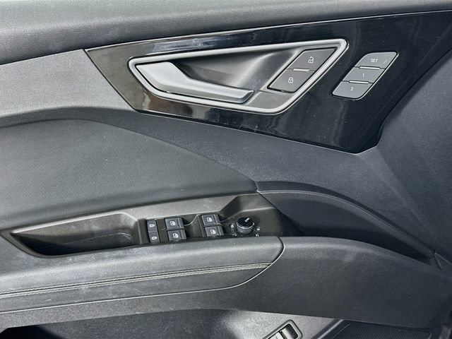 Used 2023 Audi Q4 e-tron Prestige AWD/4WD image 25
