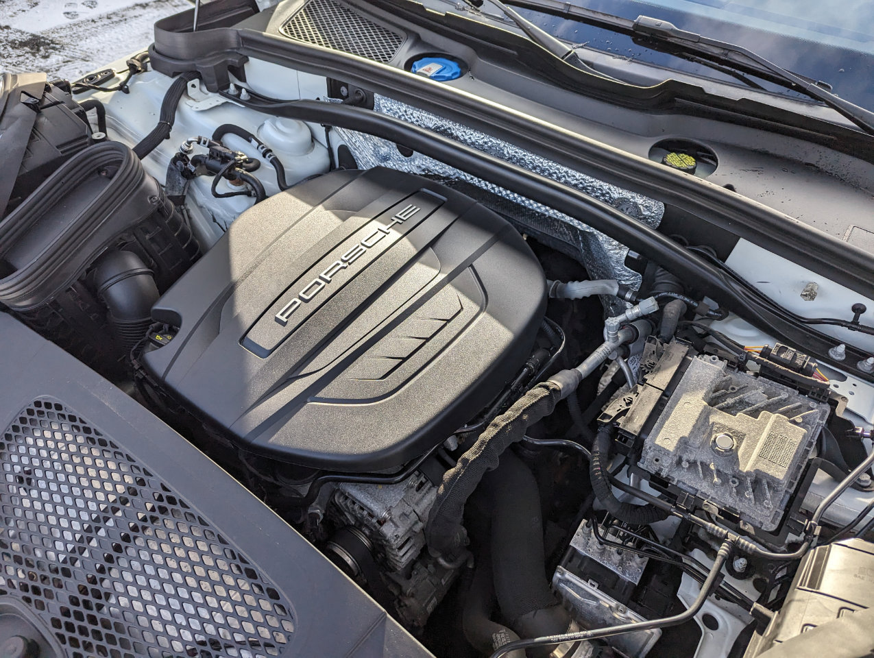 Used 2020 Porsche Macan AWD image 48