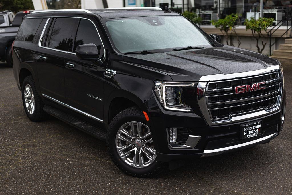 Used 2023 GMC Yukon XL SLT AWD/4WD image 2