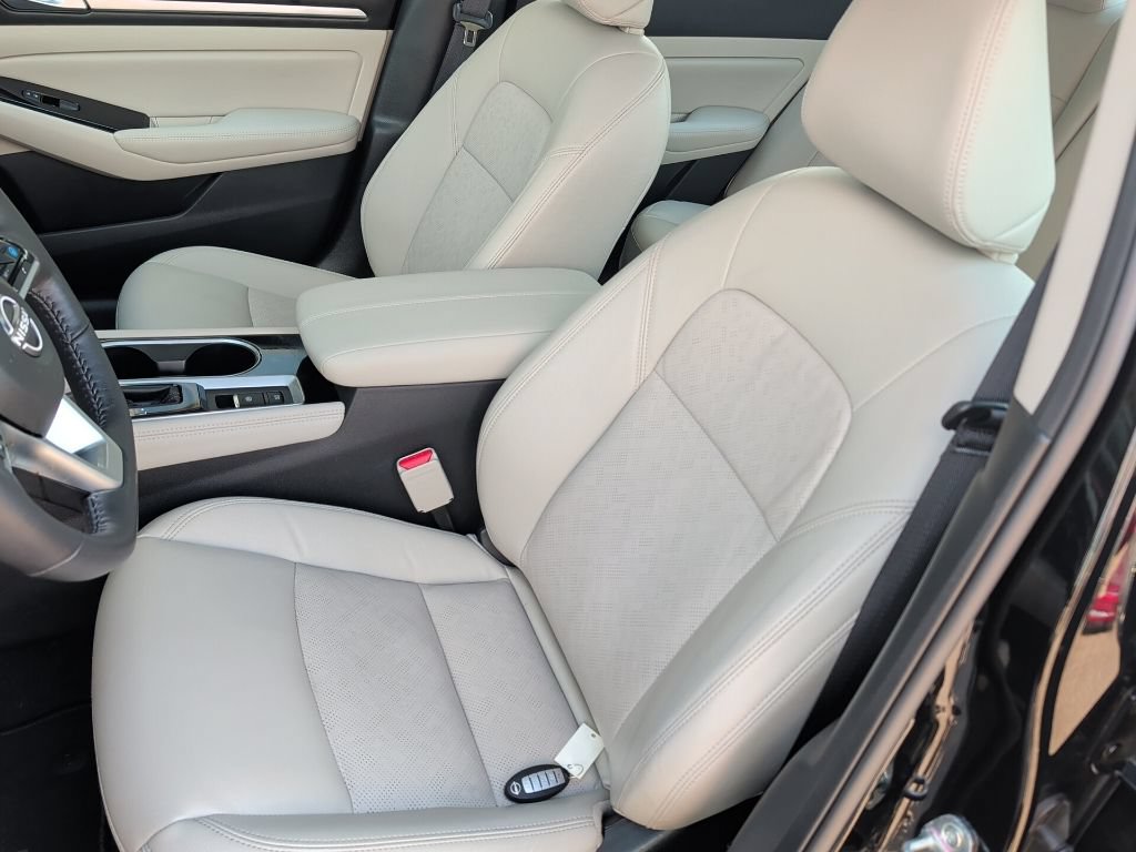 Used 2024 Nissan Altima 2.5 SL FWD image 11