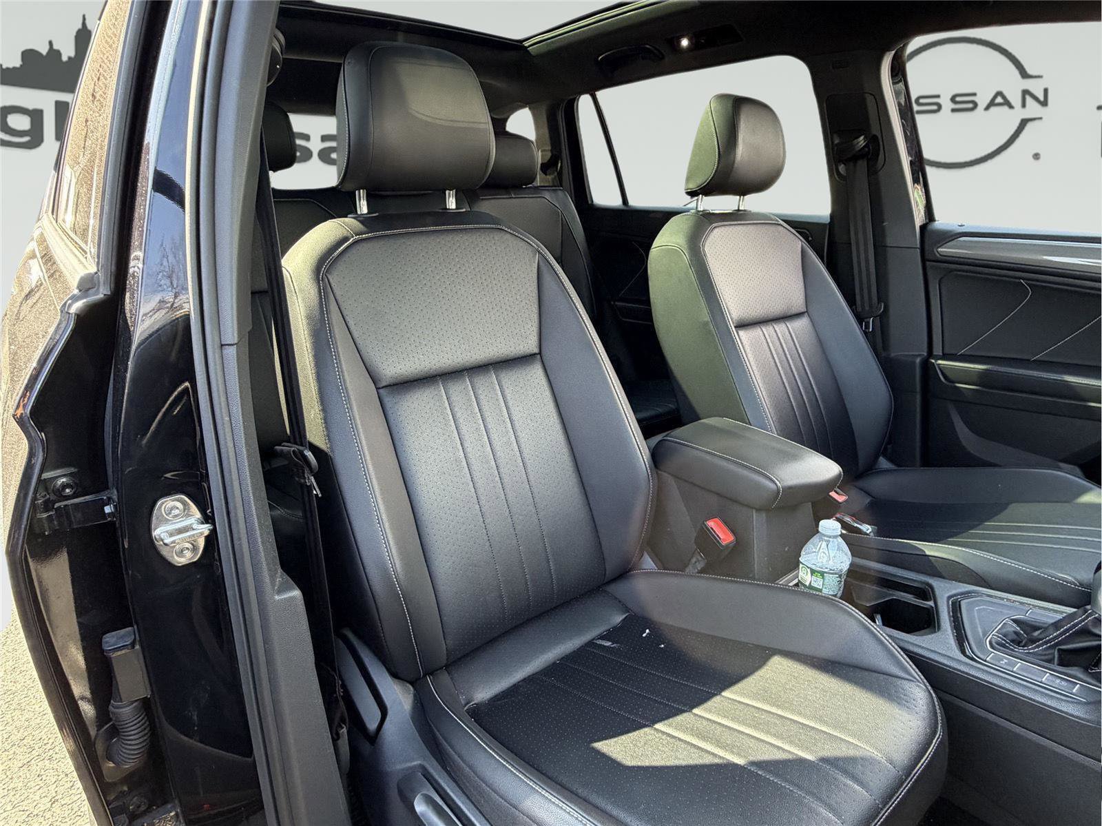 Used 2022 Volkswagen Tiguan SE R-Line image 32