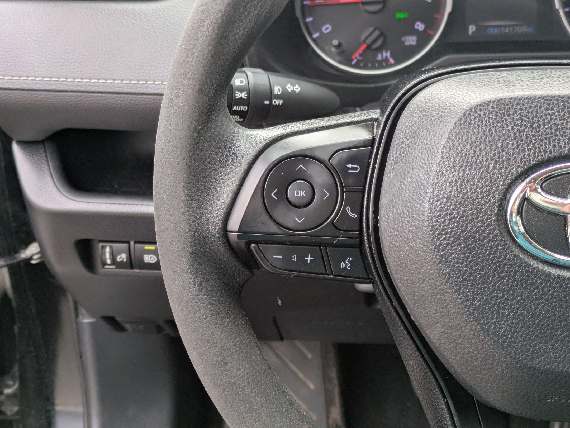 Used 2017 Subaru Outback 2.5i Premium image 18