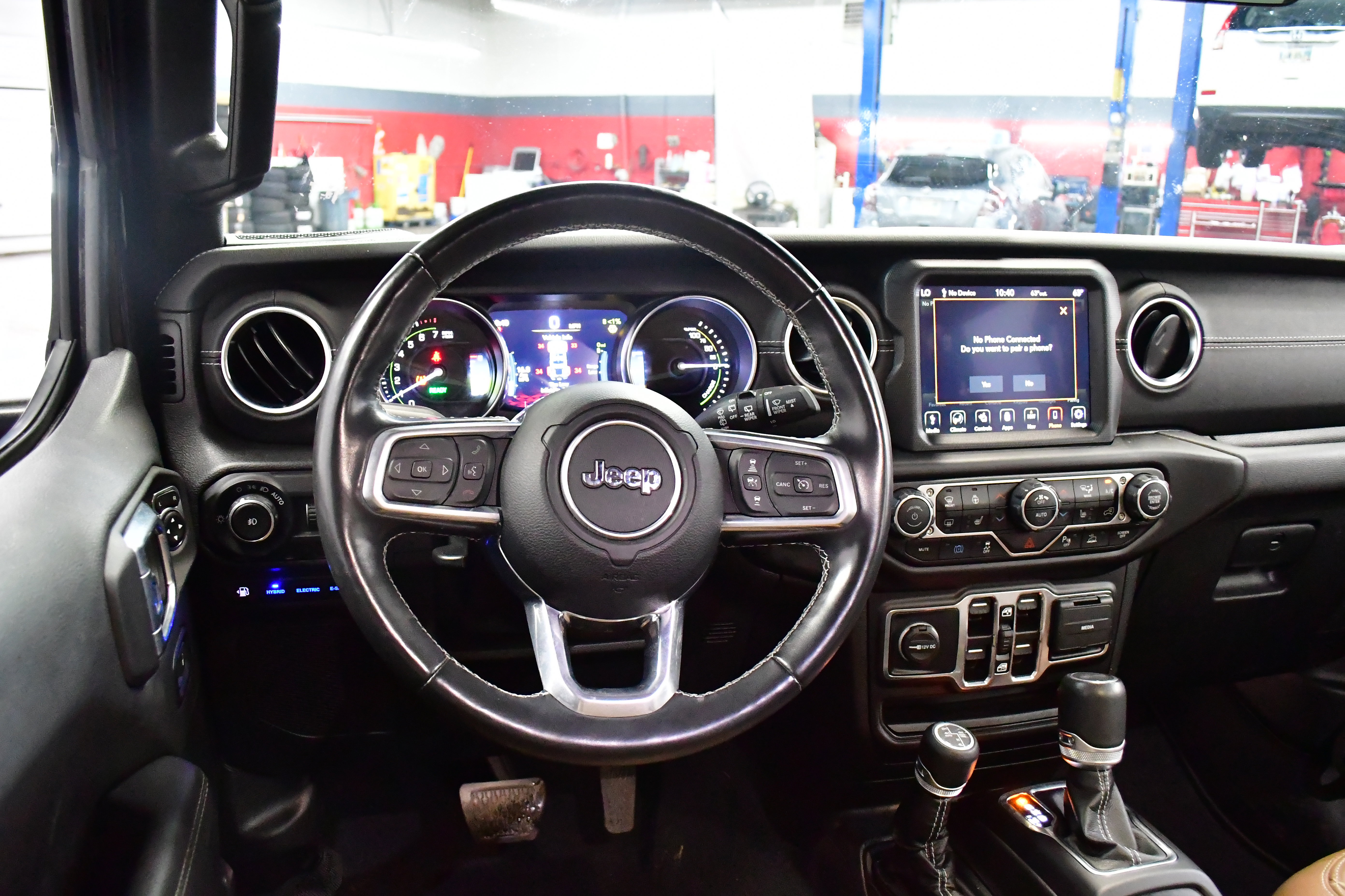 Used 2022 Jeep Wrangler Unlimited Sahara w/ Cold Weather Group image 13