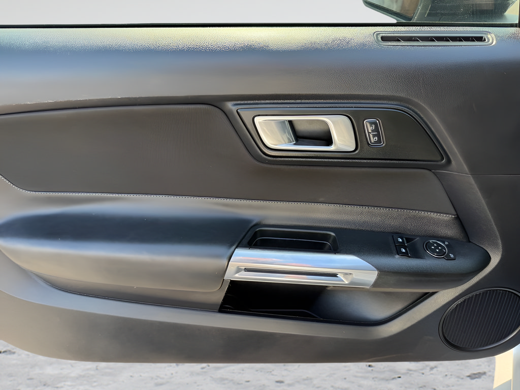 Used 2019 Ford Mustang Coupe RWD image 31