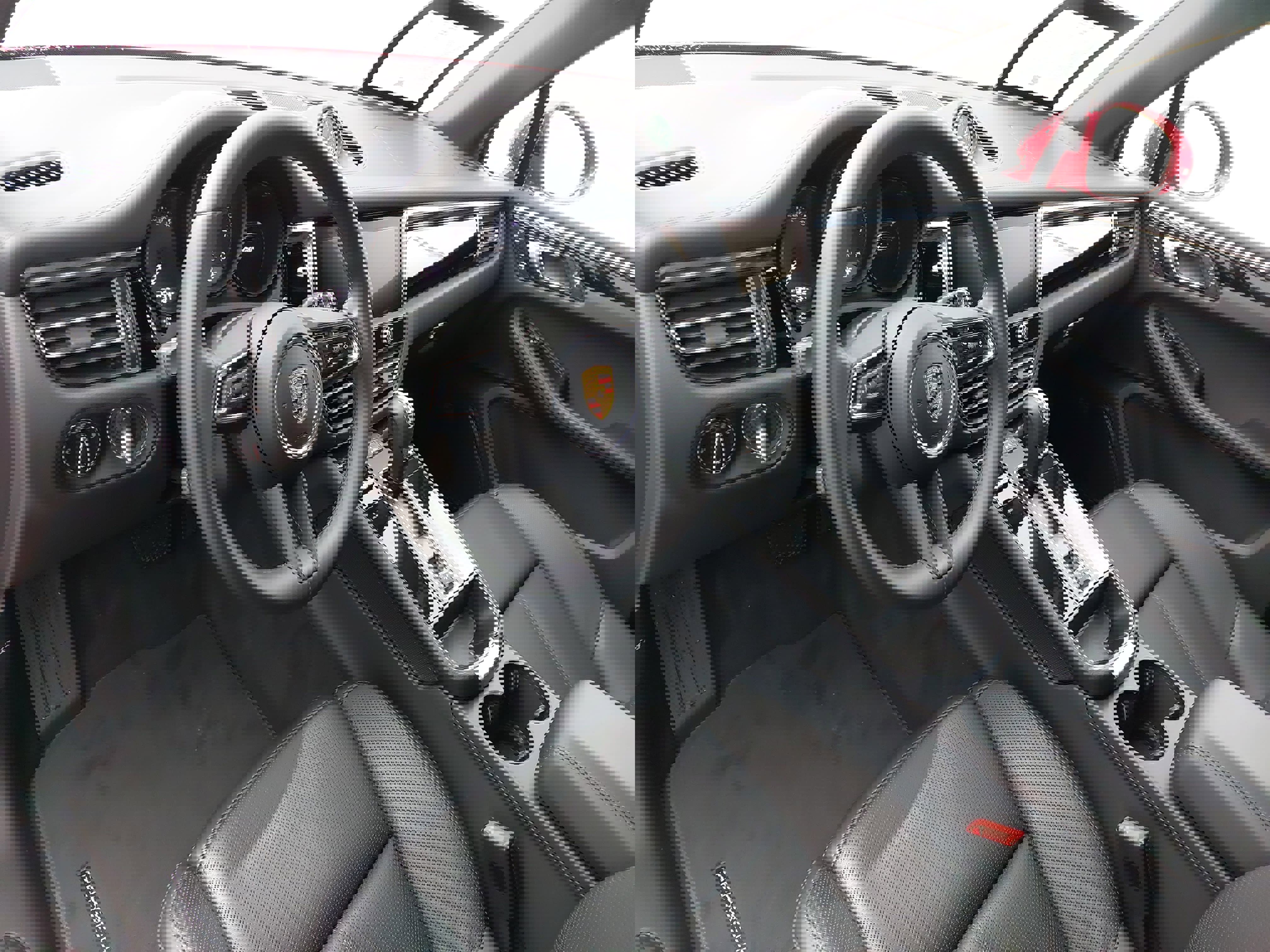 Certified 2025 Porsche Macan image 18