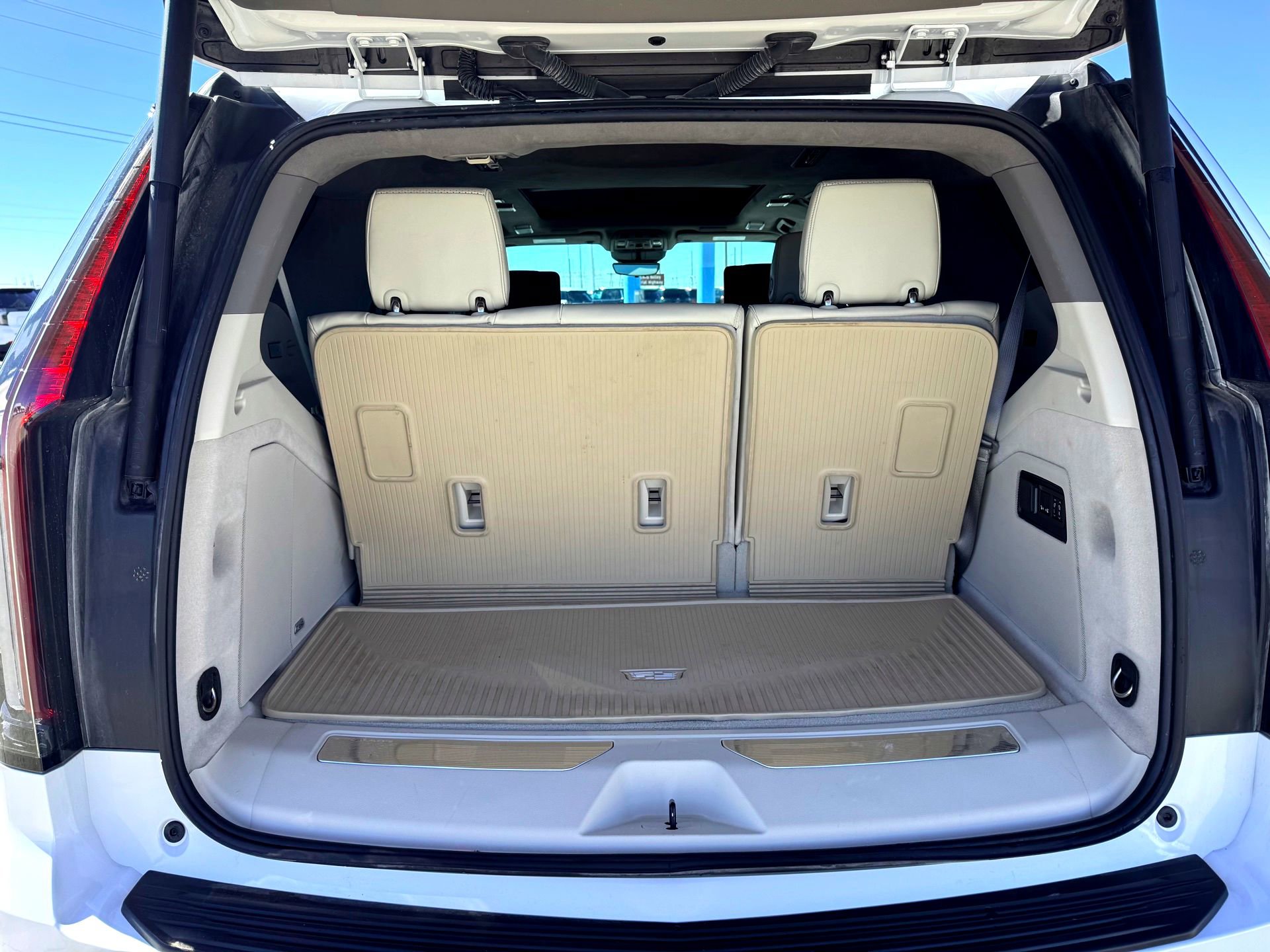 Used 2023 Cadillac Escalade Sport Platinum w/ Heavy-Duty Trailer Package image 8