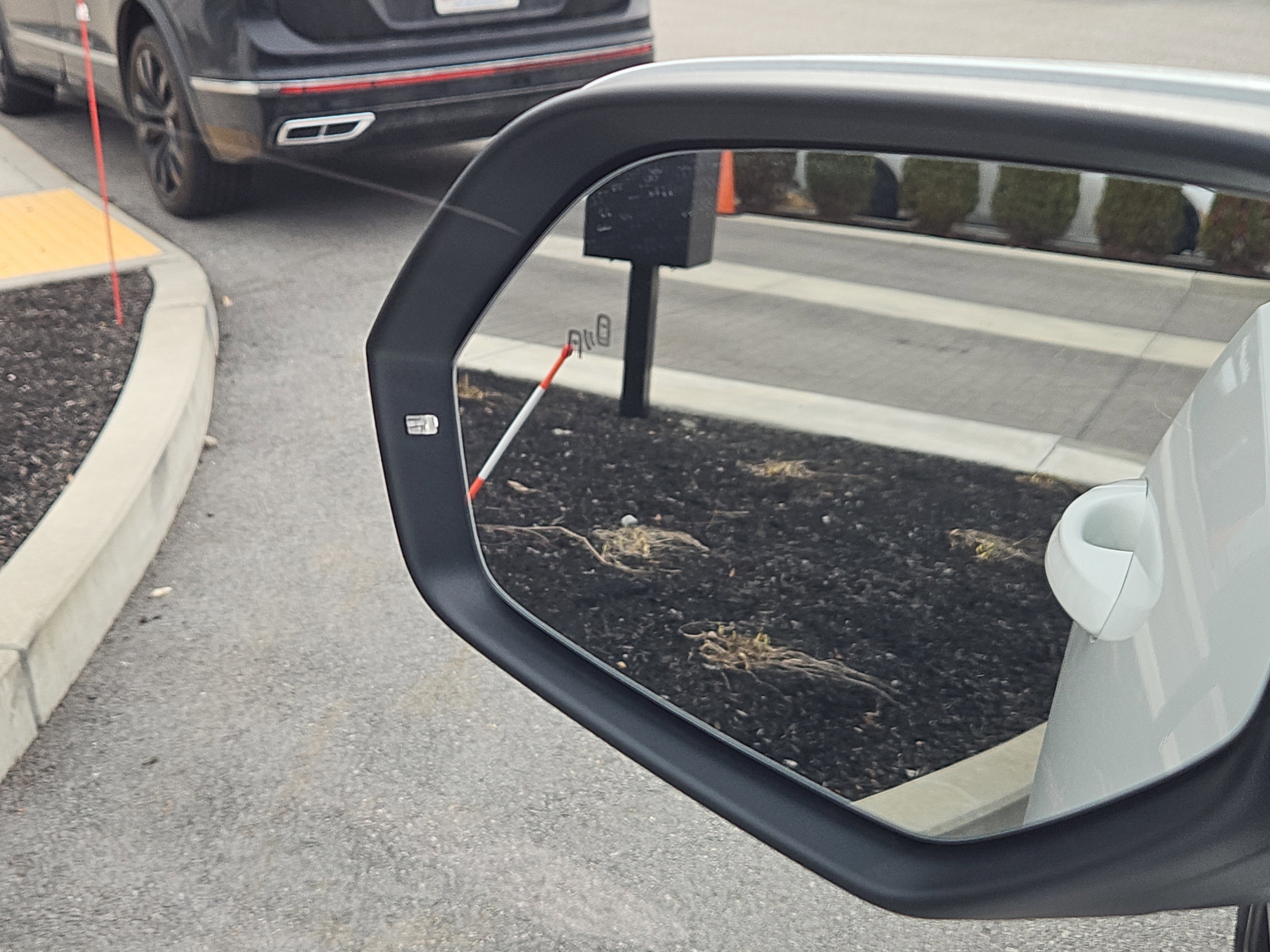 Certified 2025 Volkswagen Atlas SEL Premium R-Line image 21