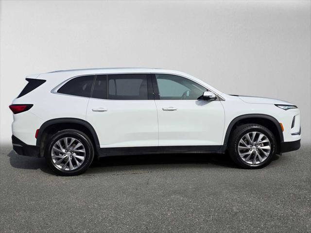 Used 2025 Buick Enclave Preferred AWD/4WD image 2