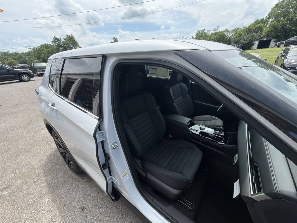New 2026 Mitsubishi Outlander LE FWD image 23