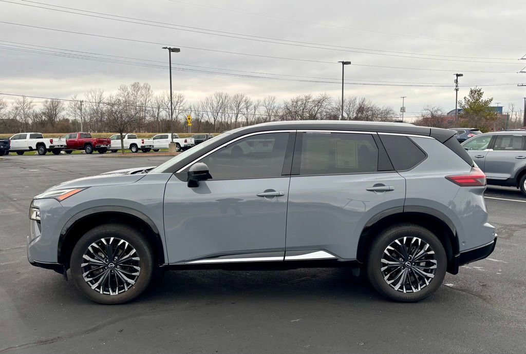 Used 2024 Nissan Rogue Platinum w/ Platinum Premium Package image 4