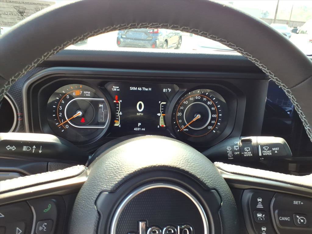 Used 2025 Jeep Wrangler Unlimited Rubicon AWD/4WD image 18
