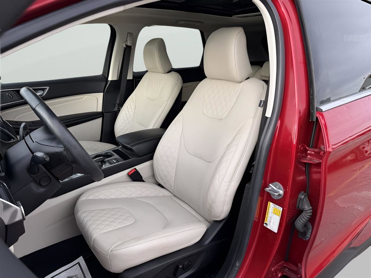 Used 2024 Ford Edge Titanium w/ Equipment Group 301A image 12