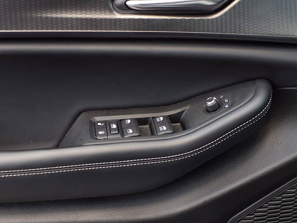 Used 2025 Jeep Grand Cherokee Altitude AWD/4WD image 18