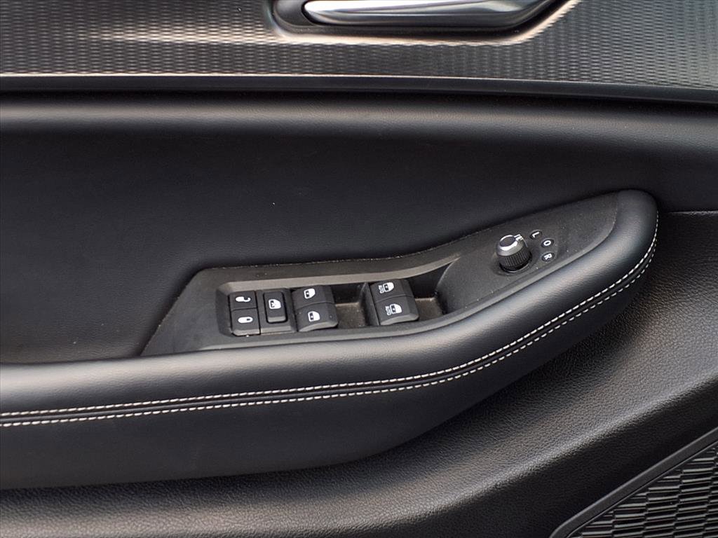 Used 2025 Jeep Grand Cherokee Altitude AWD/4WD image 18