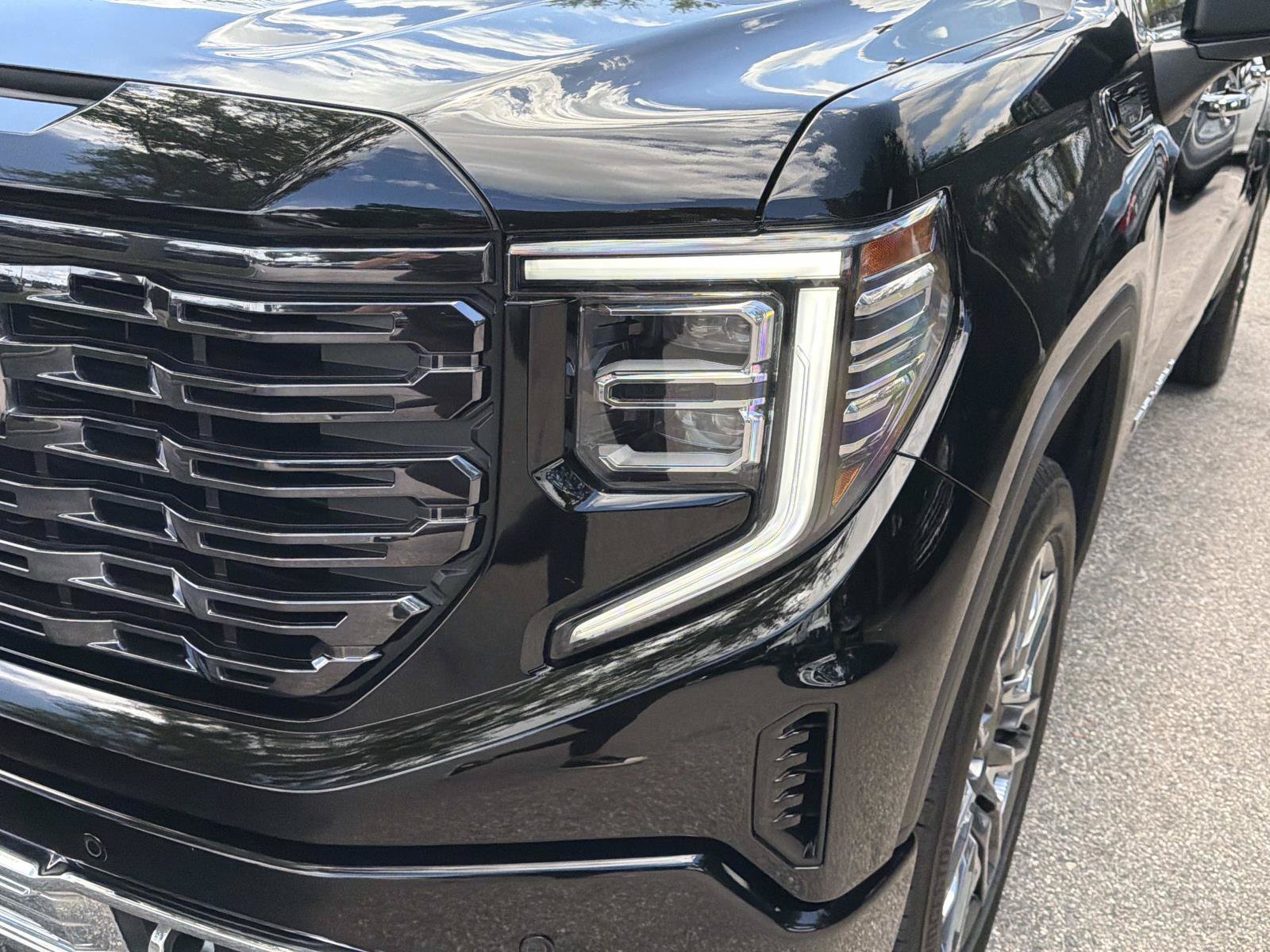 Used 2026 GMC Sierra 1500 Denali Ultimate AWD/4WD image 9