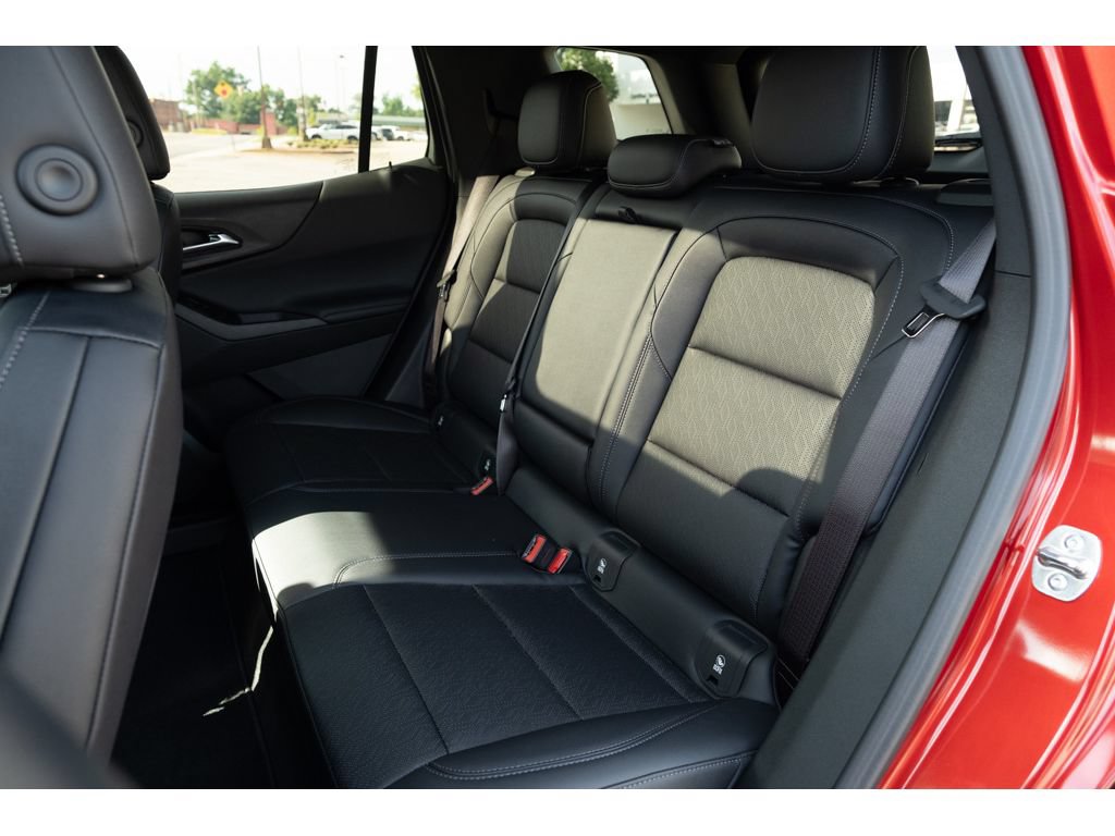 Used 2026 Chevrolet Equinox LT w/ Convenience Package II FWD image 13