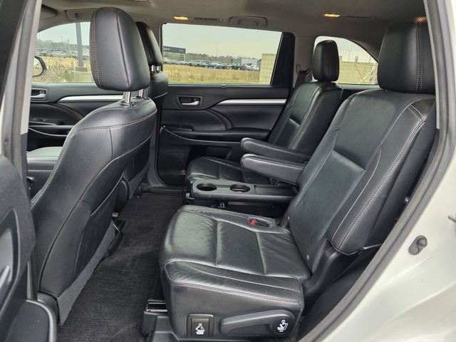 Used 2016 Toyota Highlander XLE image 13
