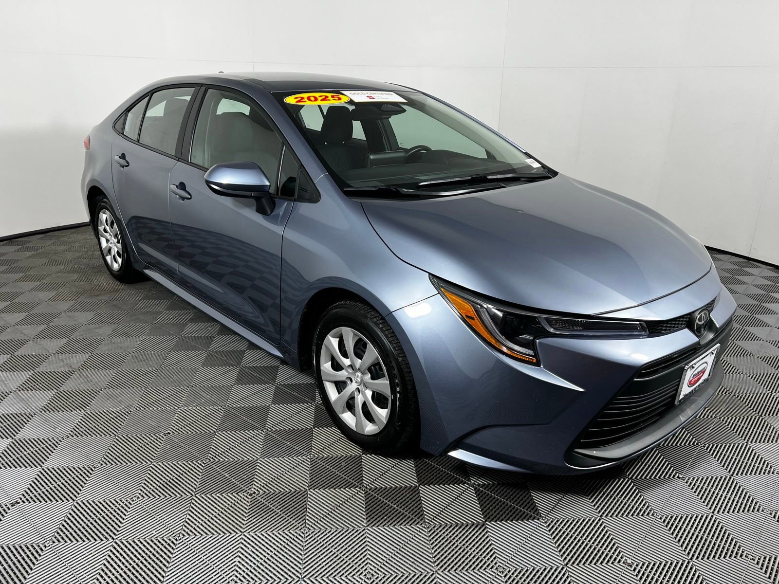 Certified 2025 Toyota Corolla LE image 3