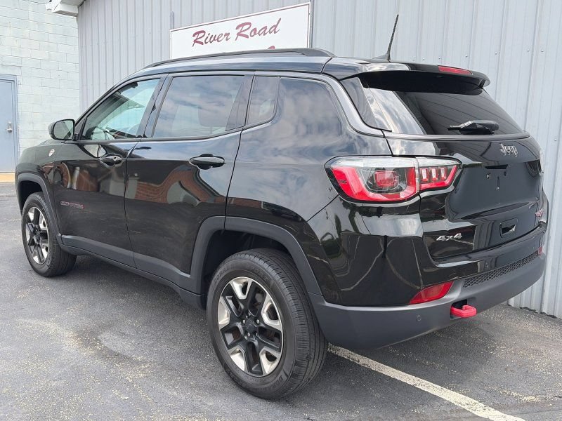 Used 2018 Jeep Compass Trailhawk w/ Leather Interior Group AWD/4WD image 11