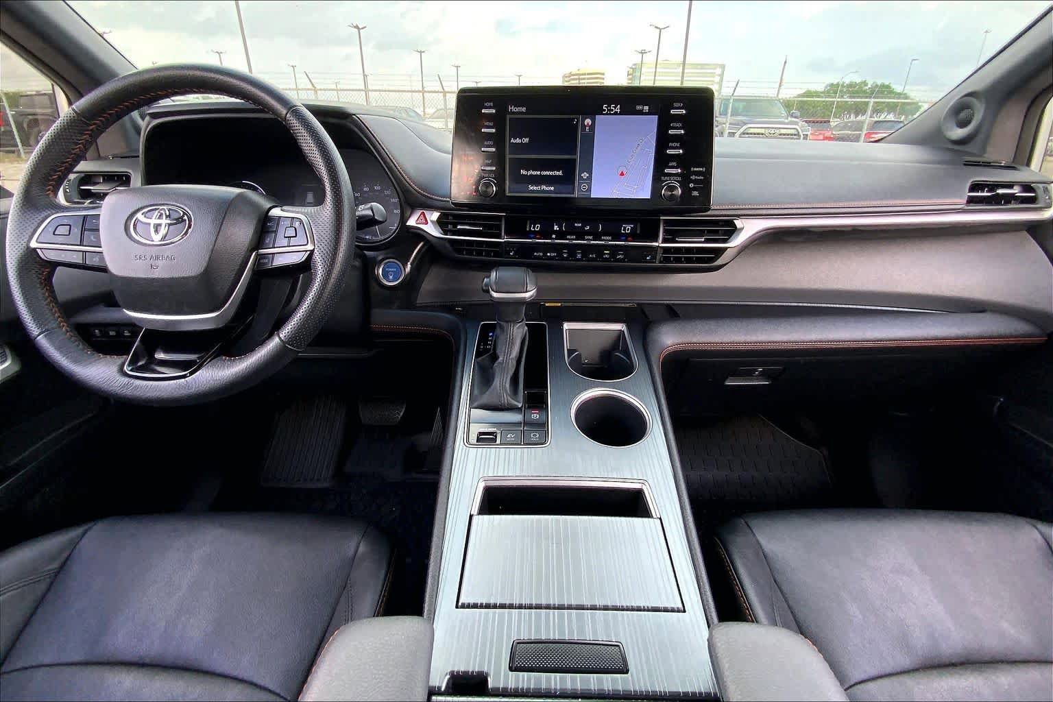 Used 2023 Toyota Sienna XSE w/ XSE Plus Package FWD image 15