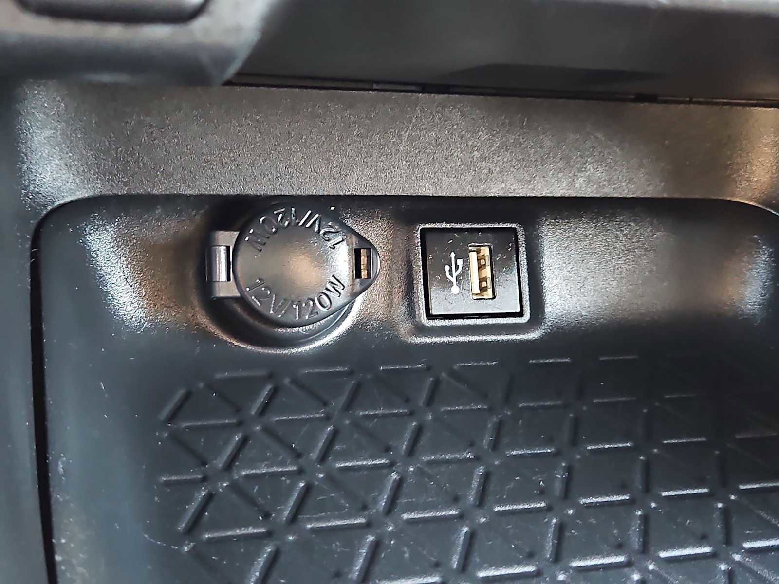 Used 2024 Toyota RAV4 LE image 44