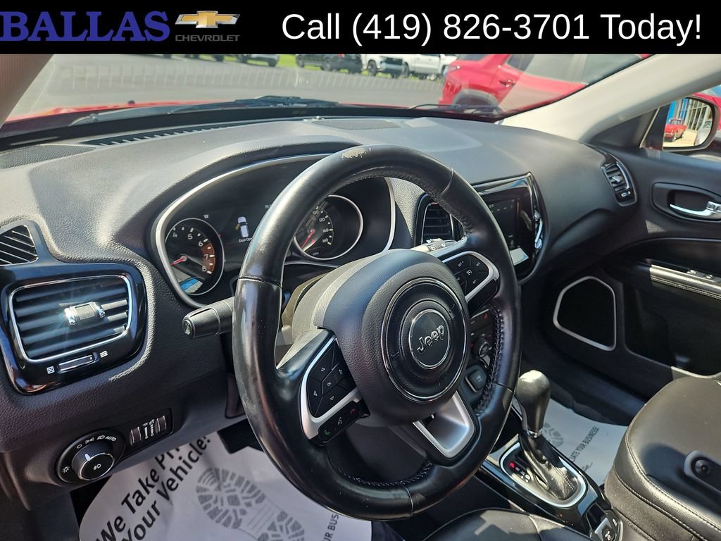 Used 2019 Jeep Compass Latitude FWD image 10