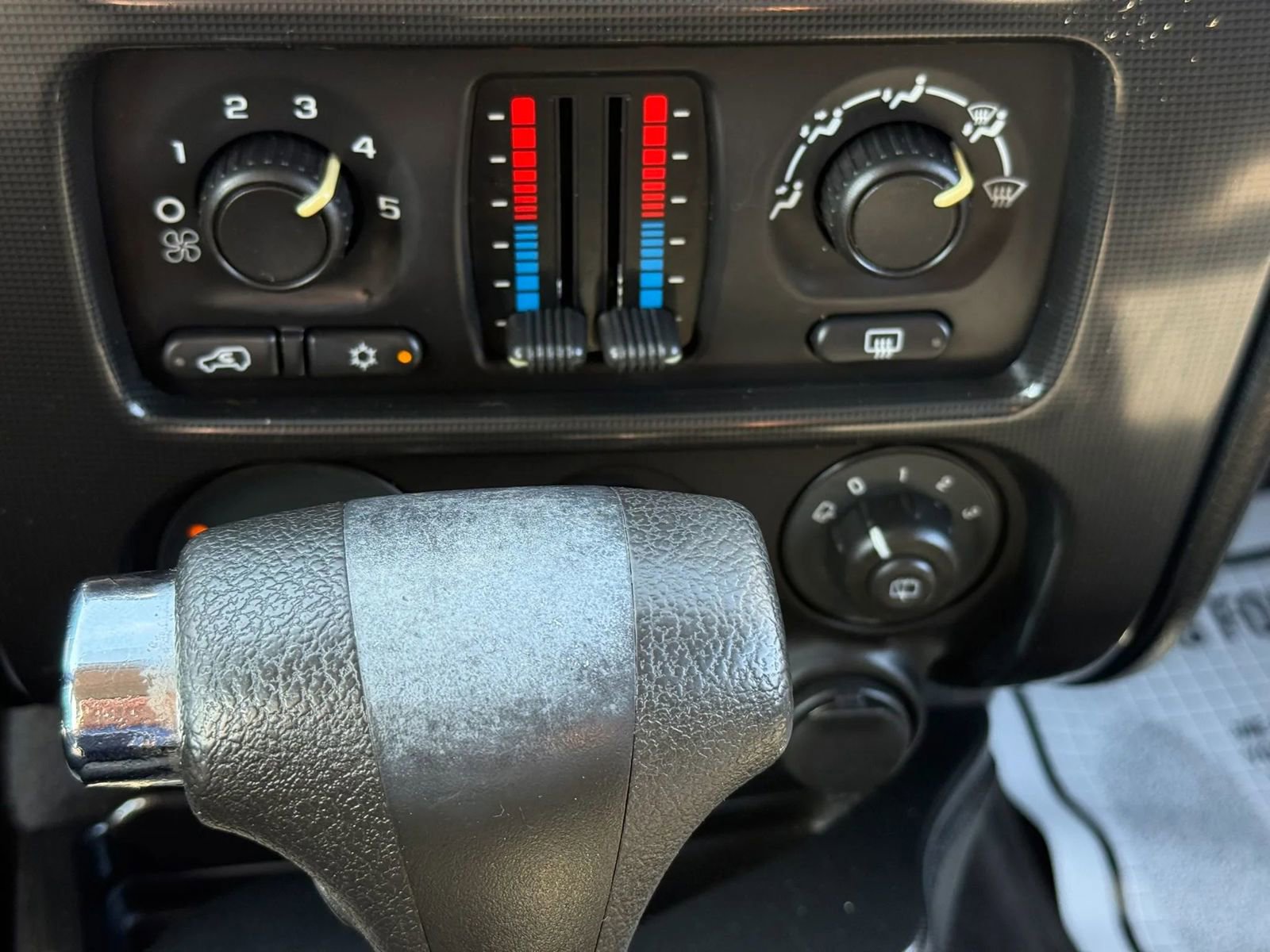 Used 2006 GMC Envoy XL SLE image 28