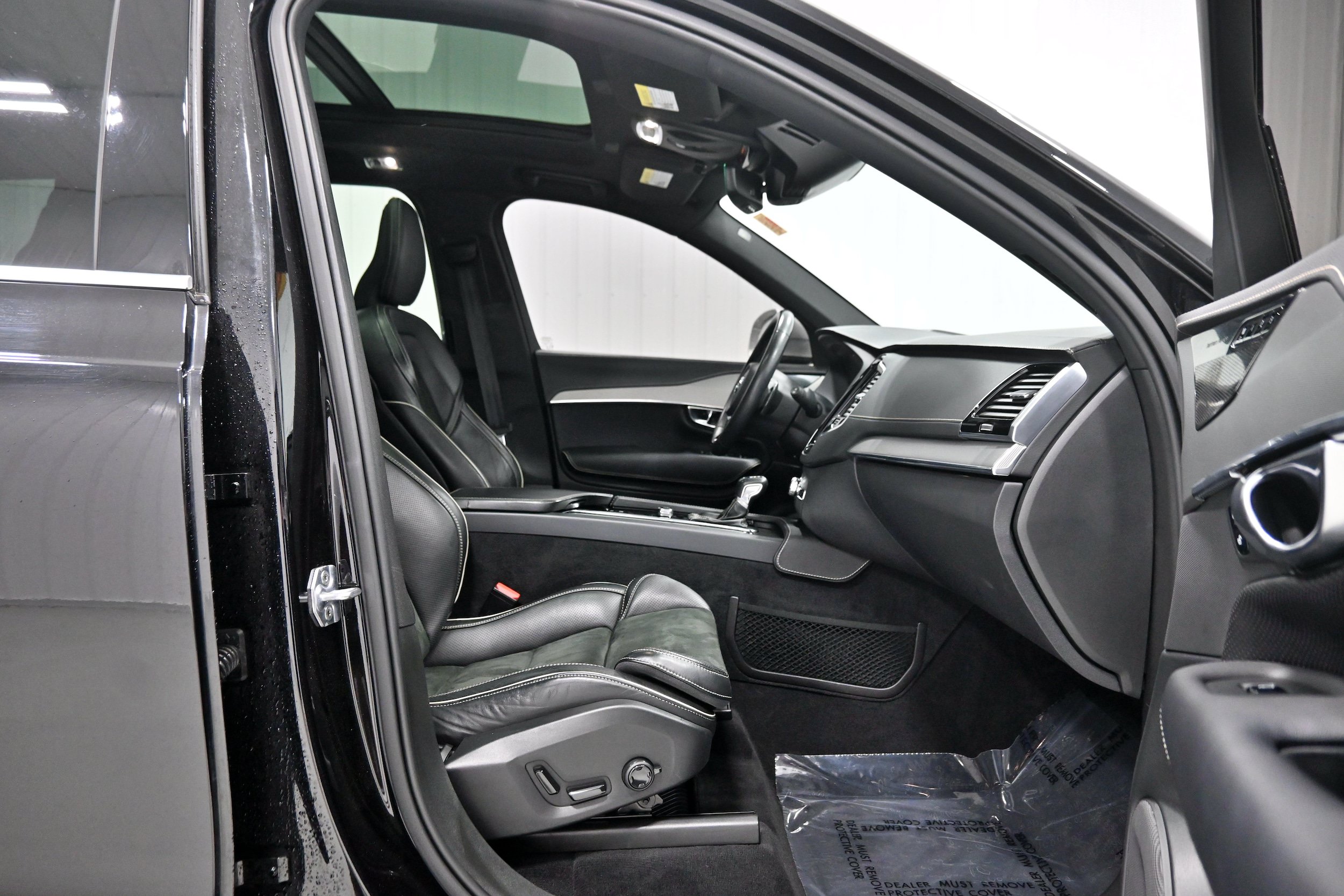 Used 2019 Volvo XC90 T6 R-Design w/ Advanced Package AWD/4WD image 25