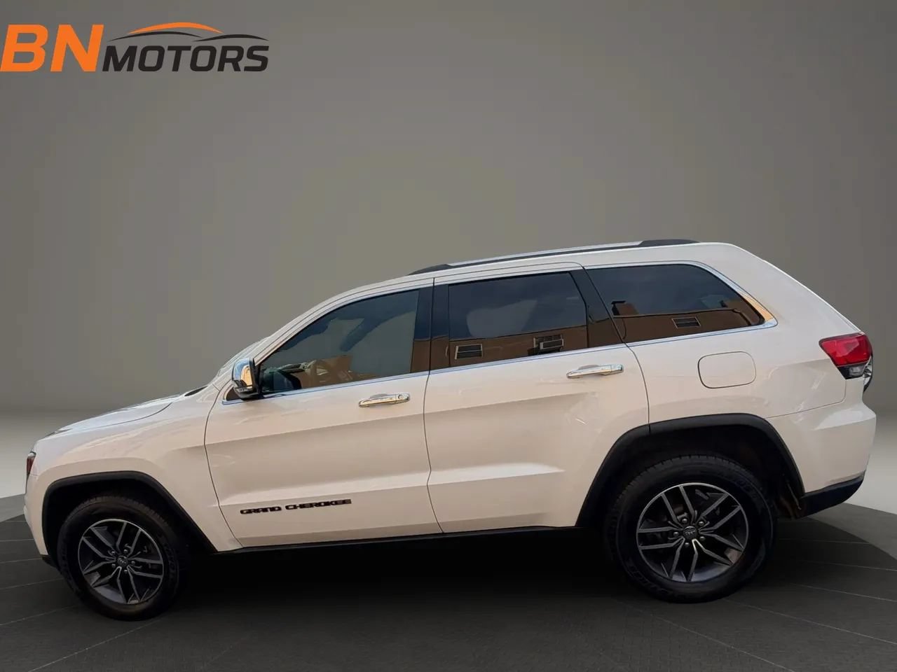 Used 2018 Jeep Grand Cherokee Limited w/ Luxury Group II AWD/4WD image 8
