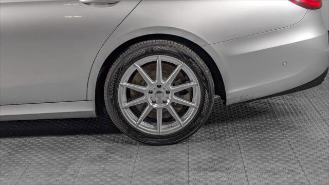 Used 2017 Mercedes-Benz E 400 4MATIC Wagon image 37
