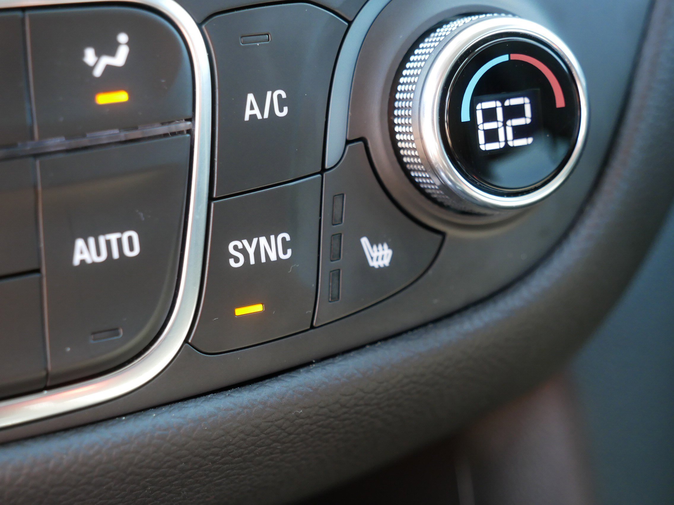 Used 2024 Chevrolet Equinox LT w/ LPO, Floor Liner Package AWD/4WD image 31