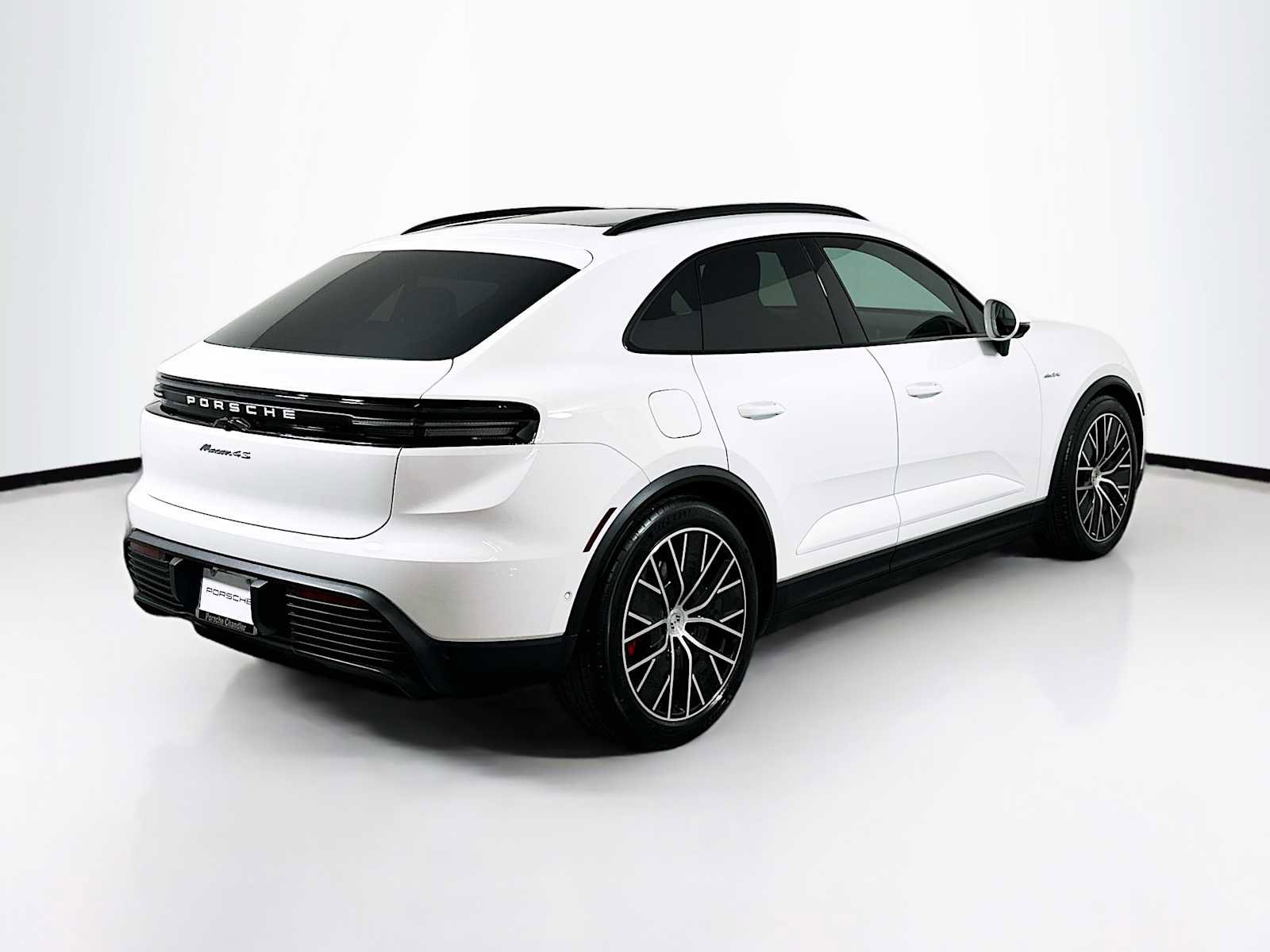 Certified 2025 Porsche Macan 4S Electric image 9