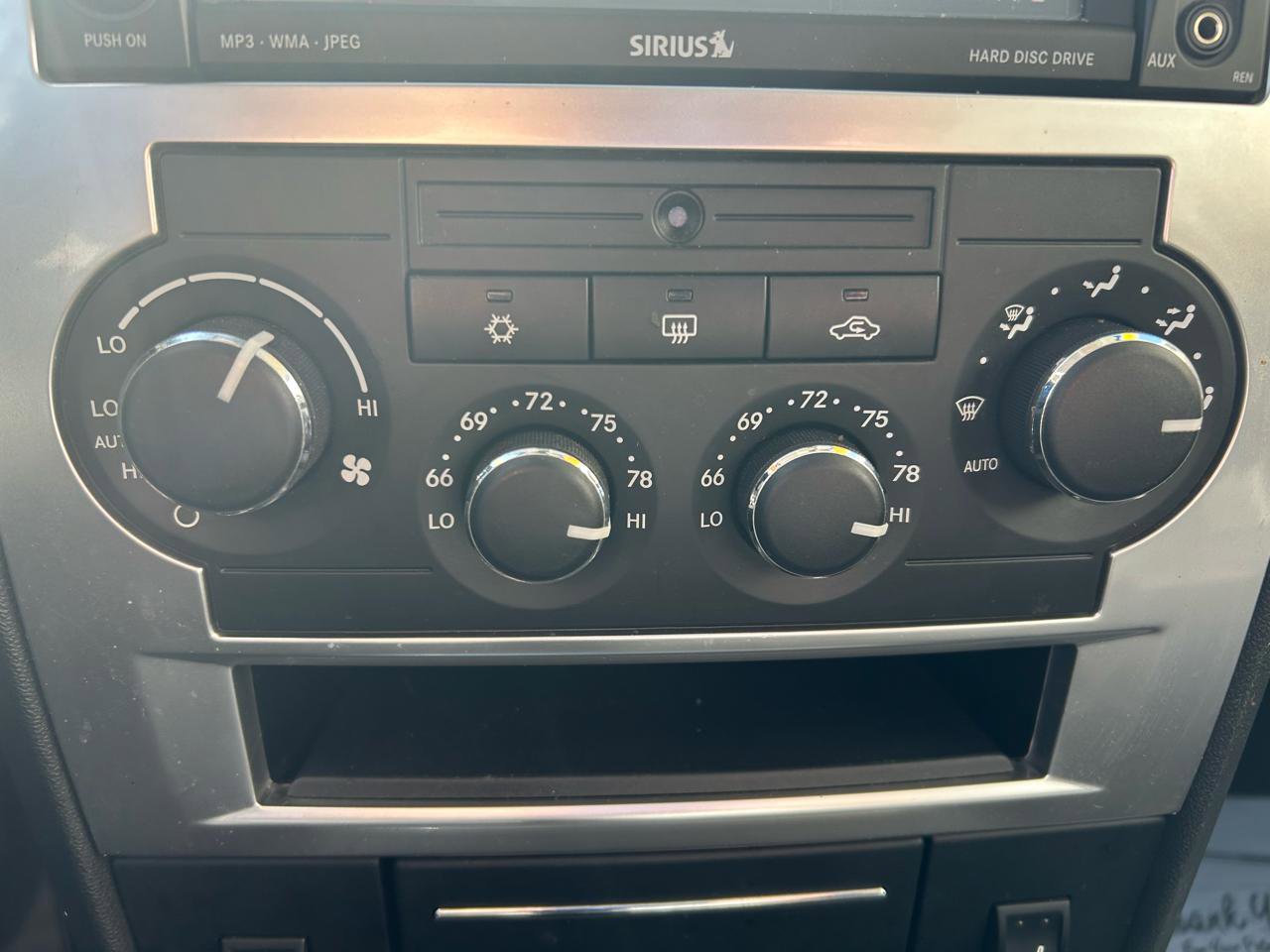 Used 2010 Chrysler 300 Touring RWD image 25