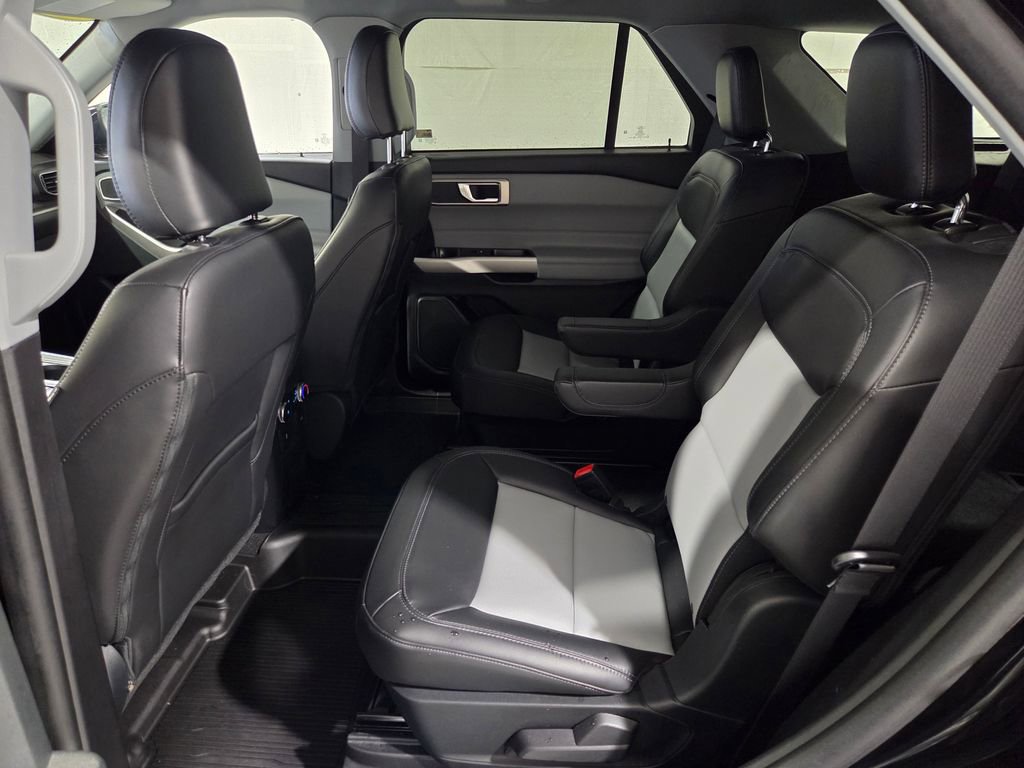 Used 2023 Ford Explorer XLT w/ Equipment Group 202A image 9