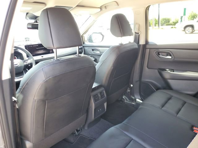Used 2026 Nissan Rogue SL FWD image 10