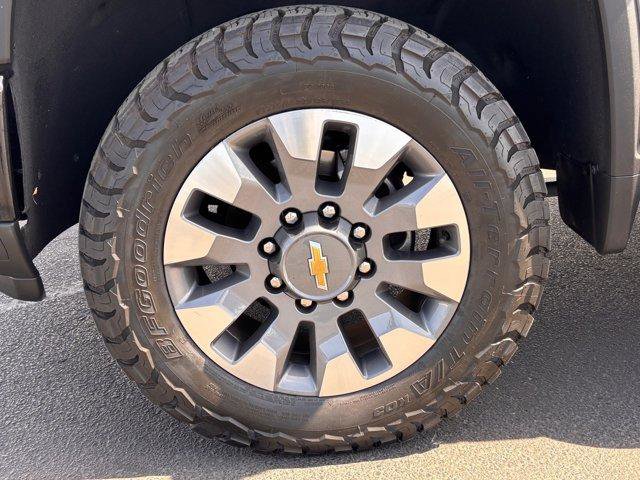 Used 2024 Chevrolet Silverado 2500 Custom w/ Custom Convenience Package AWD/4WD image 10