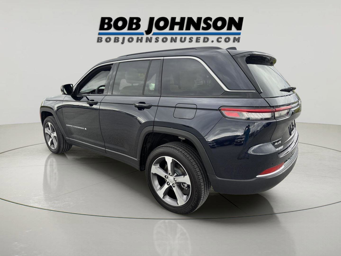 Used 2024 Jeep Grand Cherokee Limited AWD/4WD image 5