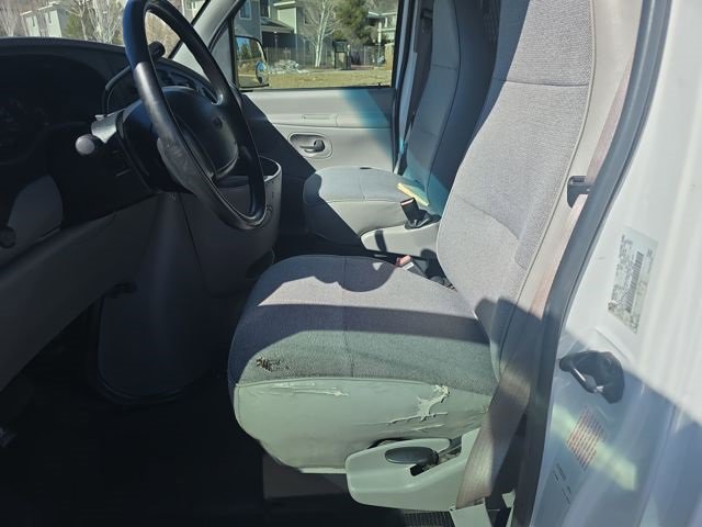 Used 1998 Ford E-150 and Econoline 150 image 12