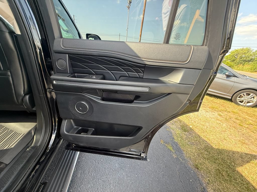 Used 2019 Ford Expedition Platinum AWD/4WD image 21