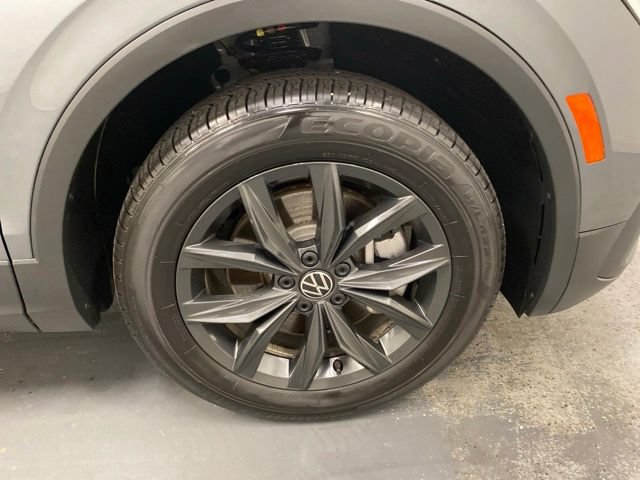 Used 2024 Volkswagen Tiguan SE AWD/4WD image 30